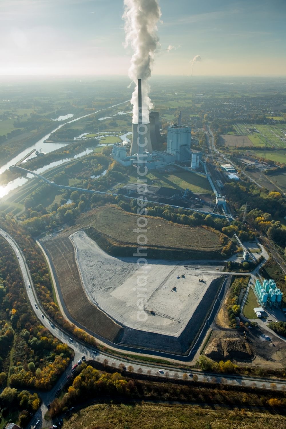 Werner from above - Reclamation site of the former mining dump of RWE Power AG Kraftwerk Gersteinwerk in Werner in the state North Rhine-Westphalia