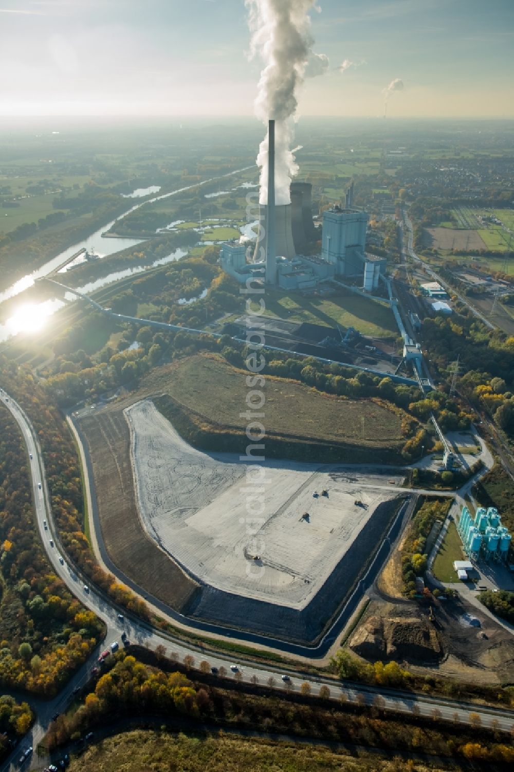 Werner from the bird's eye view: Reclamation site of the former mining dump of RWE Power AG Kraftwerk Gersteinwerk in Werner in the state North Rhine-Westphalia