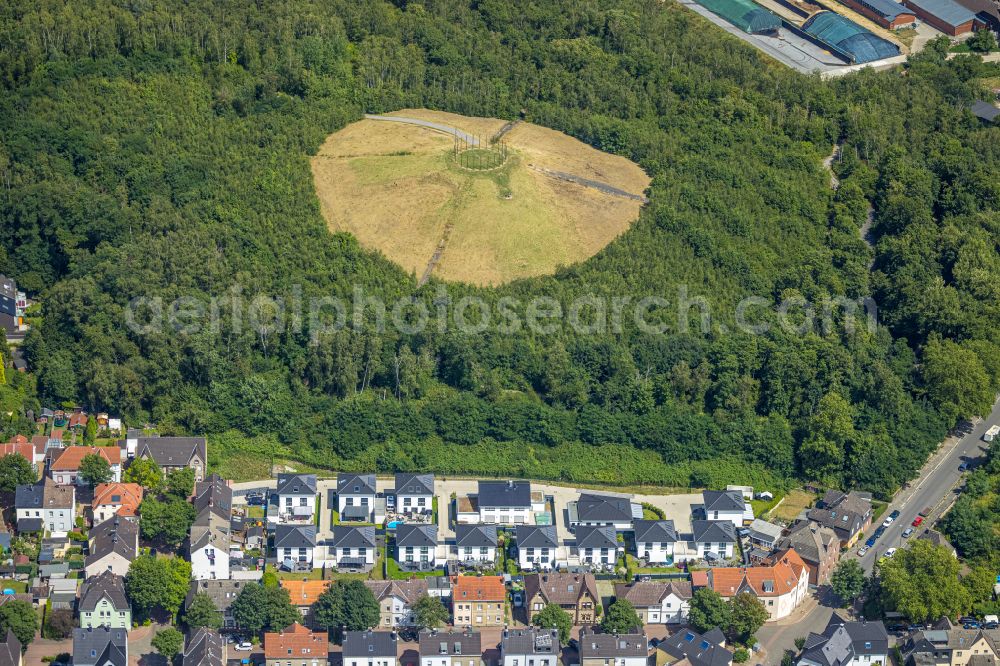 Aerial image Castrop-Rauxel - Reclamation site of the former mining dump with sundial Schweriner Halde in Castrop-Rauxel in the state North Rhine-Westphalia