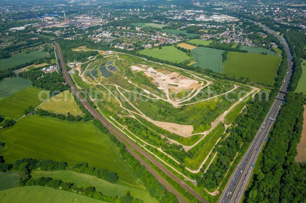 Aerial image Bochum - Reclamation site of the former mining dump between Kornharpener Strasse and BAB A43 in Bochum in the state North Rhine-Westphalia, Germany