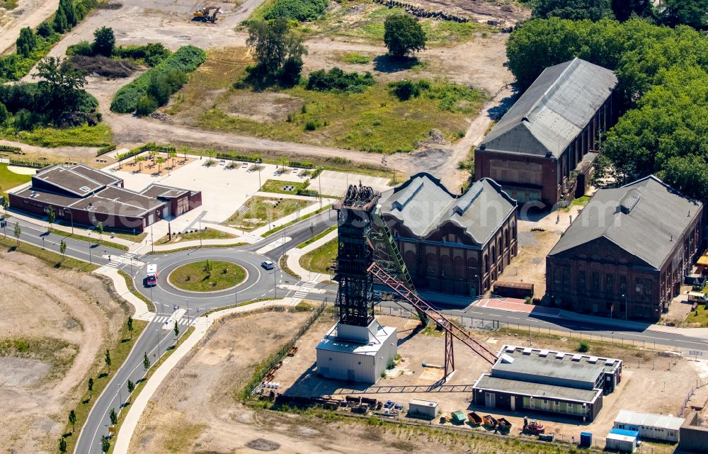 Aerial photograph Dorsten - Site CreativQuartier Fuerst Leopold of the former conveyor systems and mining shaft systems on the headframe of the mine and colliery Fuerst Leopold on place Fuerst-Leopold-Platz in the district Hervest in Dorsten at Ruhrgebiet in the state North Rhine-Westphalia, Germany