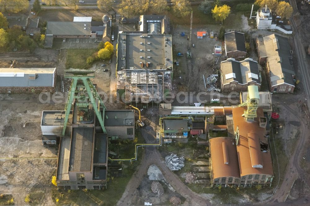 Dinslaken from above - View of the former mine pit Lohberg with shaft and headframe Lohberg 2 at Huenxer Strasse in Dinslaken in the state North Rhine-Westphalia