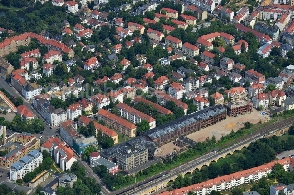 Aerial image Leipzig-Gohlis - Not far from the S-Bahn Leipzig - Gohlis in the state of Saxony is the site of the former Bleichert-factory Leipzig Gohlis. In the early days were cable cars in the storage shed, later under the logo TAKRAF loading and transport systems were manufactured. Currently, the CG Real Estate Group plans to redevelop the industrial monument and there homes and business premises for rent