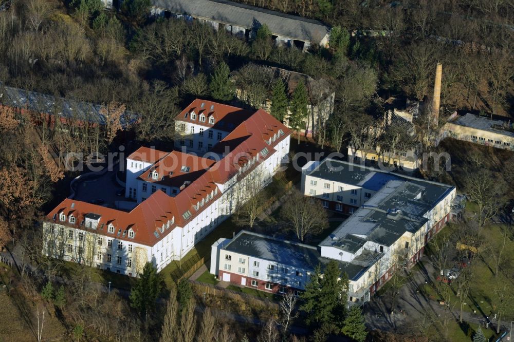 Aerial photograph Berlin - Albatros-School, special school for people with mental handicaps, and the construction site for a nursing home for the elderly at the street Treskowalle in the Berlin district Karlshorst