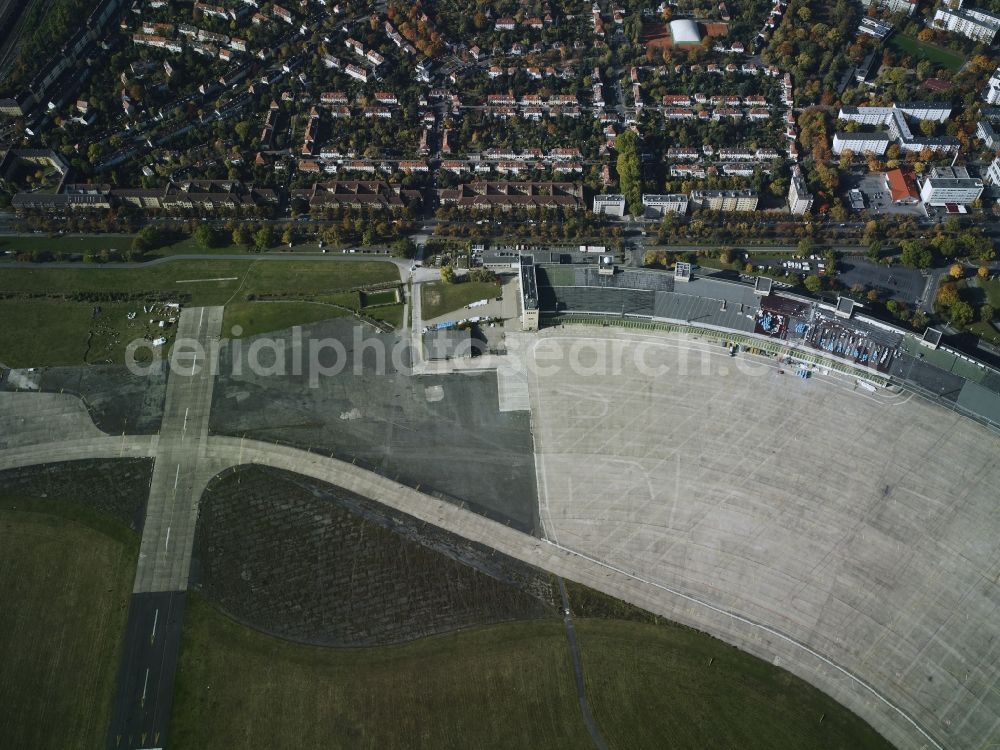 Aerial image Berlin - Premises of the former airport Berlin-Tempelhof Tempelhofer Freiheit in the Tempelhof part of Berlin, Germany