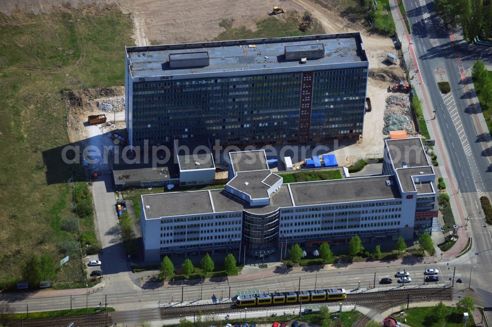 Berlin Hohenschönhausen from the bird's eye view: Site of the former GDR high-rise SHB Special building construction business Company in Berlin Hohenschonhausen. Currently, the ruins of the office building is demolished, the planned construction of new homes is on the site of the former industrial area