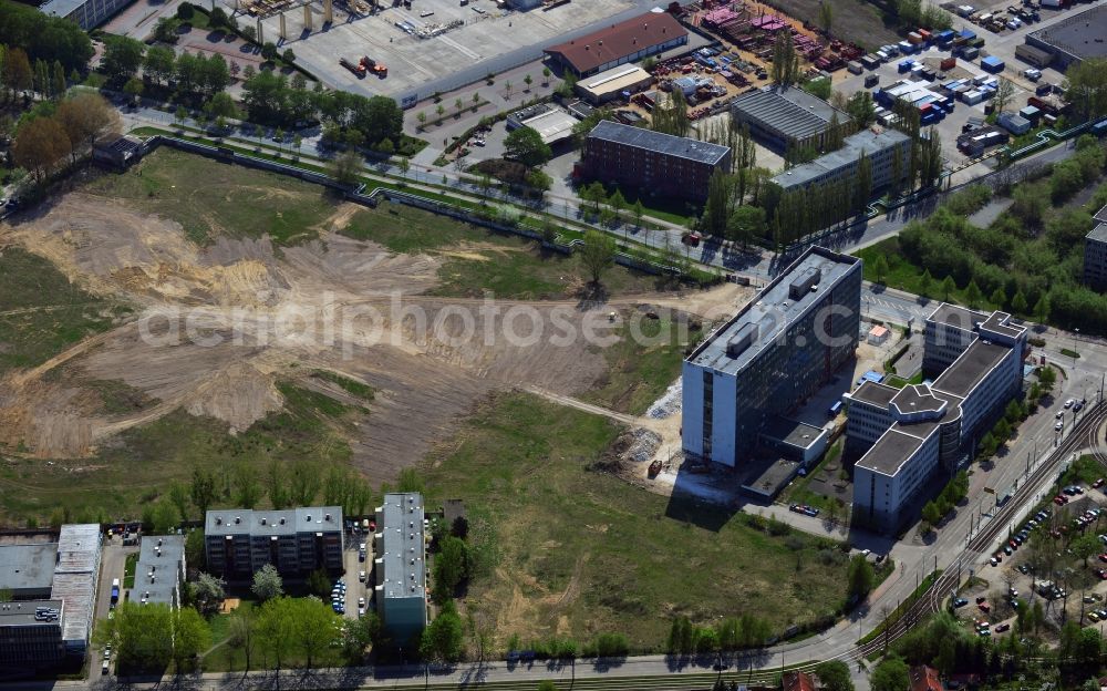 Berlin Hohenschönhausen from above - Site of the former GDR high-rise SHB Special building construction business Company in Berlin Hohenschonhausen. Currently, the ruins of the office building is demolished, the planned construction of new homes is on the site of the former industrial area