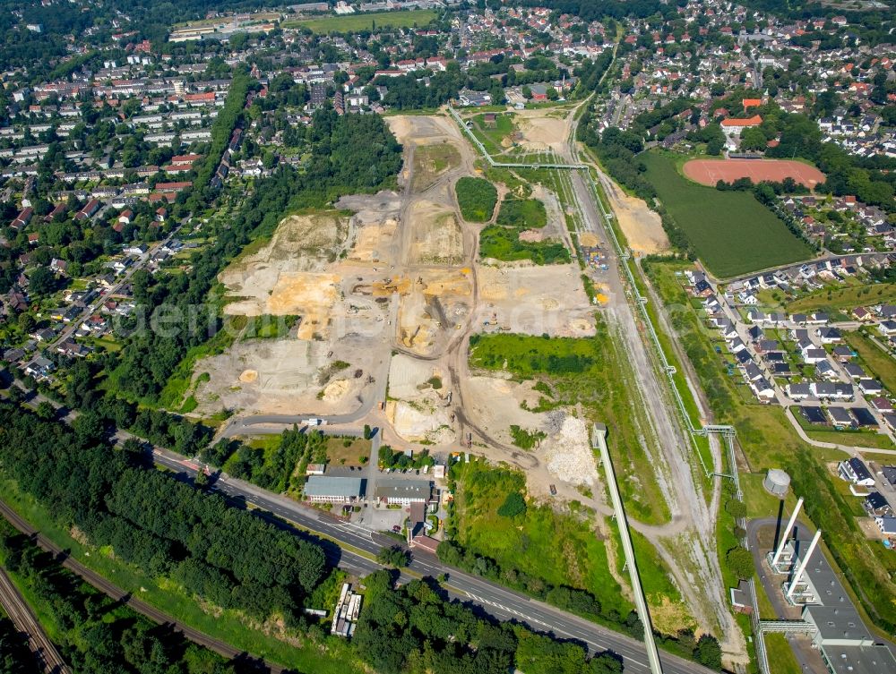 Aerial image Gelsenkirchen - Reclamation site of the former coking plant Hassel in Gelsenkirchen in North Rhine-Westphalia. Here the Stadtteilpark Hassel created after plans of the city of Gelsenkirchen, Ruhr Oel GmbH and RAG Montan Immobilien GmbH