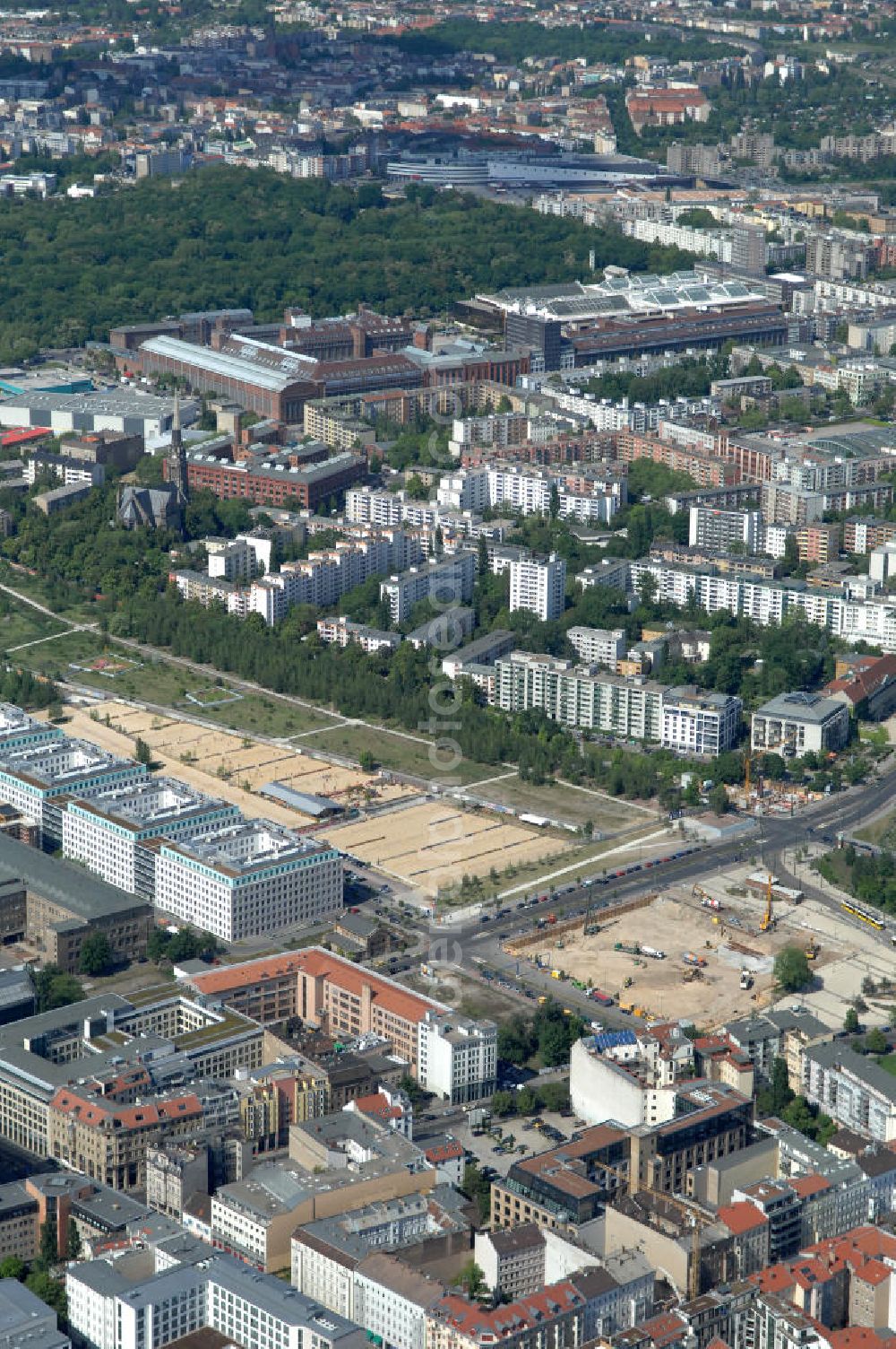 Berlin from the bird's eye view: Blick auf das Gelände des ehemaligen Nordbahnhof in Berlin Mitte