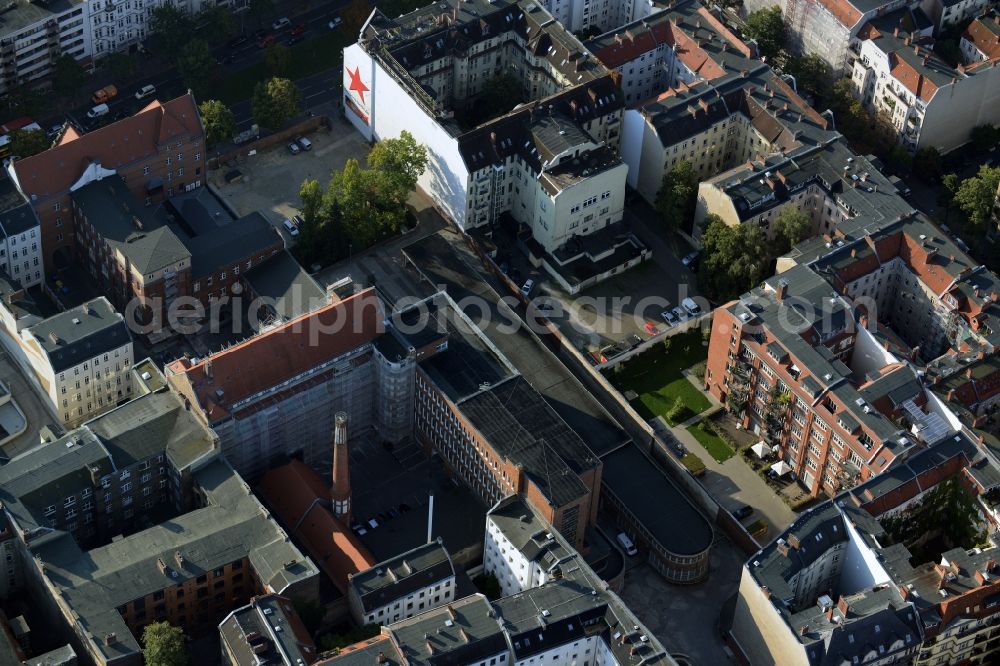 Berlin from the bird's eye view: Area of the former post office Schoeneberg in Belziger Strasse in Berlin in Germany. The historic compound with the elongated hall spans to Hauptstrasse where the Havanna Club is located