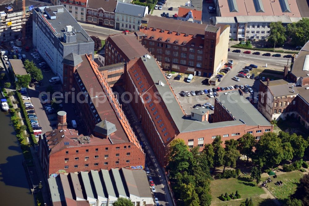 Aerial photograph Brandenburg an der Havel - Views of the School of Social Sciences of the European Association and the employment office at Kirchhofstrasse in Brandenburg an der Havel in Brandenburg