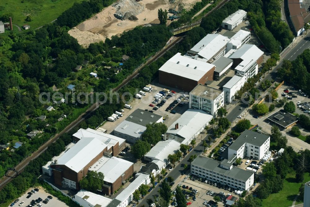 Berlin from the bird's eye view: Site of the production company of Berliner Union Film UG (haftungsbeschraenkt) & Co. KG on Oberlandstrasse in the district Tempelhof-Schoeneberg in Berlin, Germany