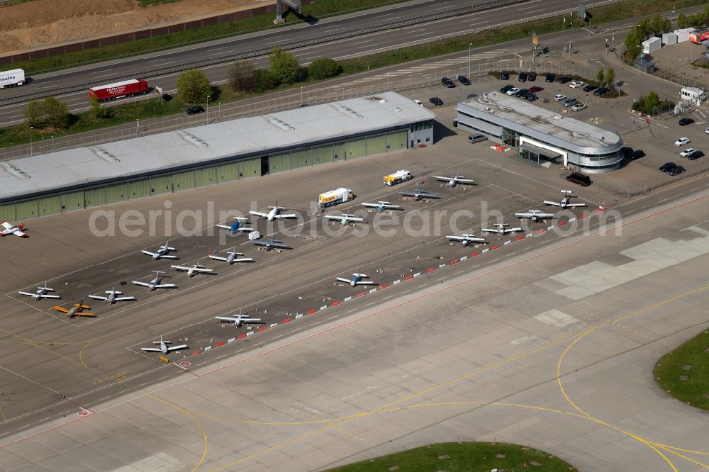 Aerial image Stuttgart - Runway with hangar taxiways and terminals on the grounds of the airport on the apron and the area of the General Aviation GAT in Stuttgart in the state Baden-Wuerttemberg