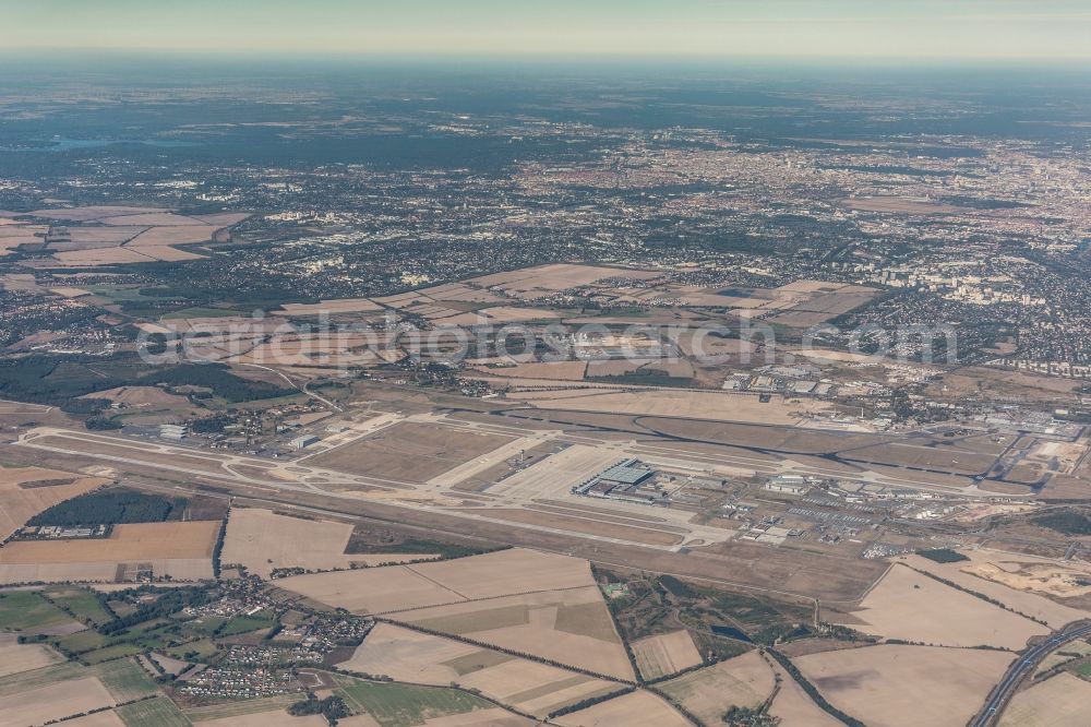 Aerial photograph Schönefeld - Runway with hangar taxiways and terminals on the grounds of the airport BER International in Schoenefeld in the state Brandenburg, Germany