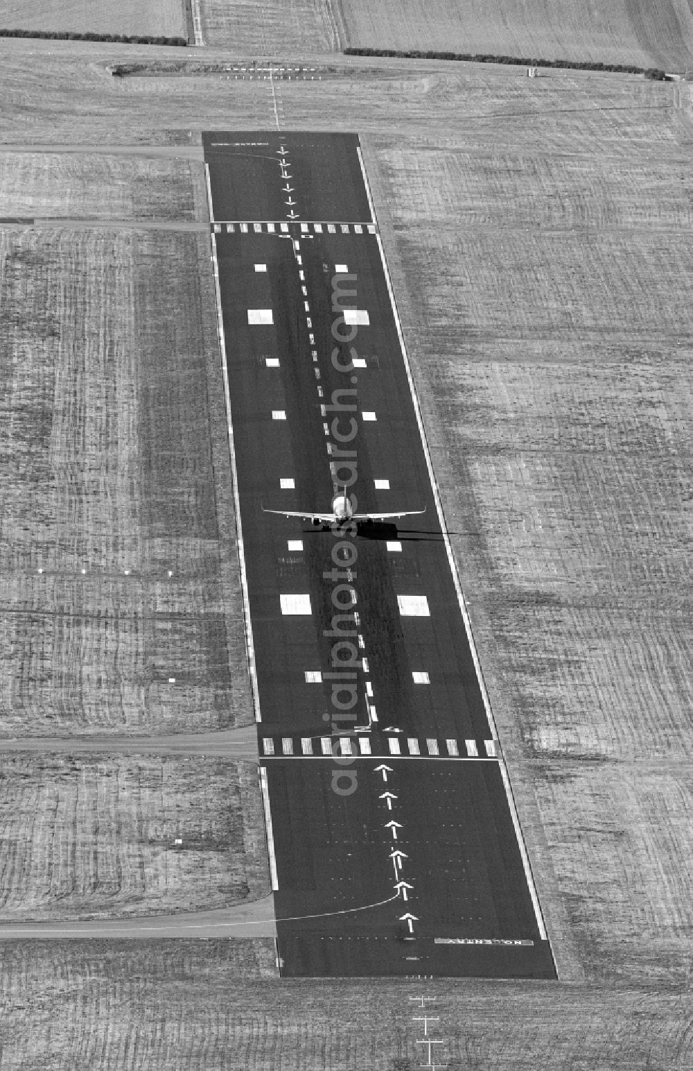 Aerial photograph Dortmund - Runway with hangar taxiways and terminals on the grounds of the airport in Dortmund in the state North Rhine-Westphalia, Germany