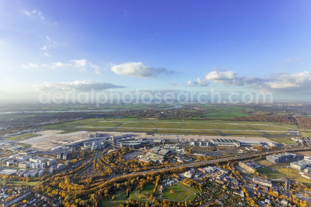 Düsseldorf from above - Runway with hangar taxiways and terminals on the grounds of the airport in Duesseldorf in the state North Rhine-Westphalia, Germany