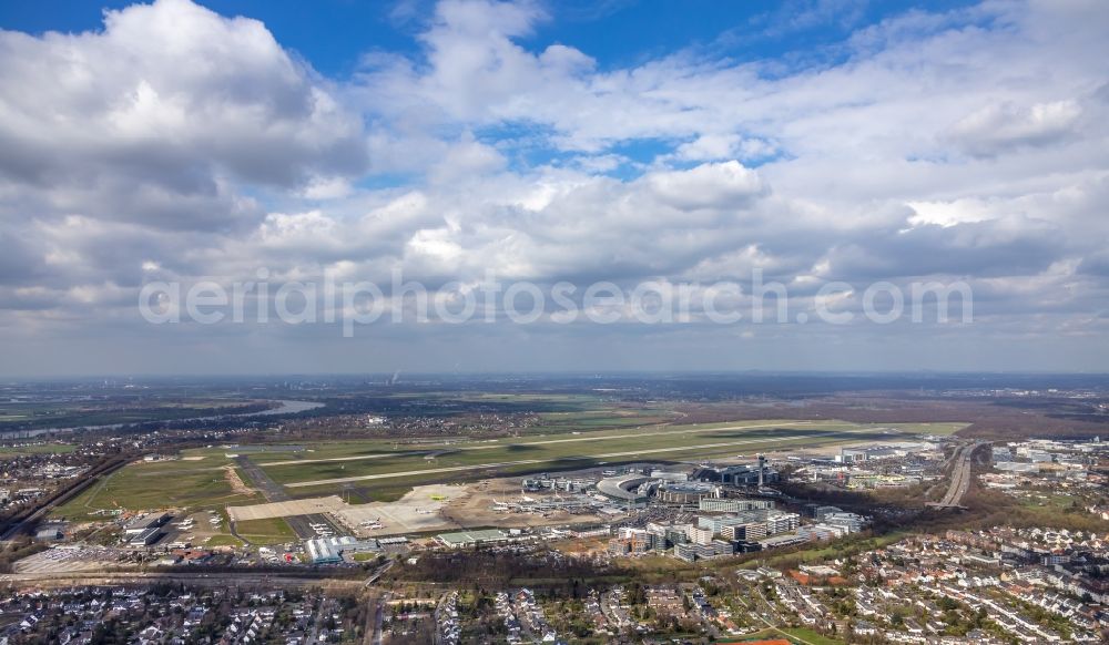 Düsseldorf from above - Runway with hangar taxiways and terminals on the grounds of the airport in Duesseldorf in the state North Rhine-Westphalia, Germany