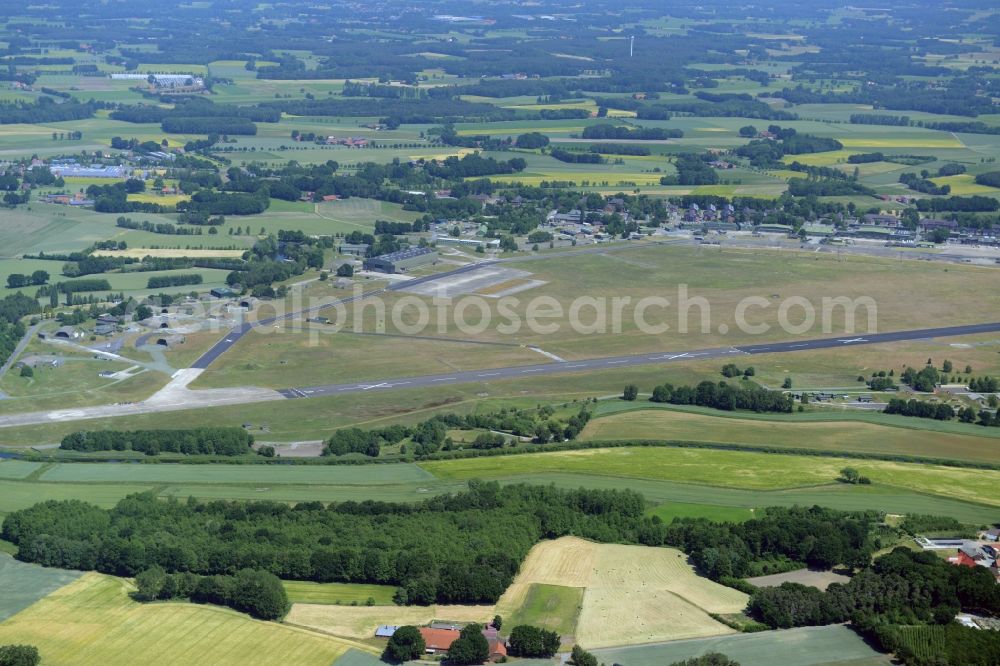 Gütersloh from above - Runway with hangar taxiways and terminals on the grounds of the airport in Guetersloh in the state North Rhine-Westphalia