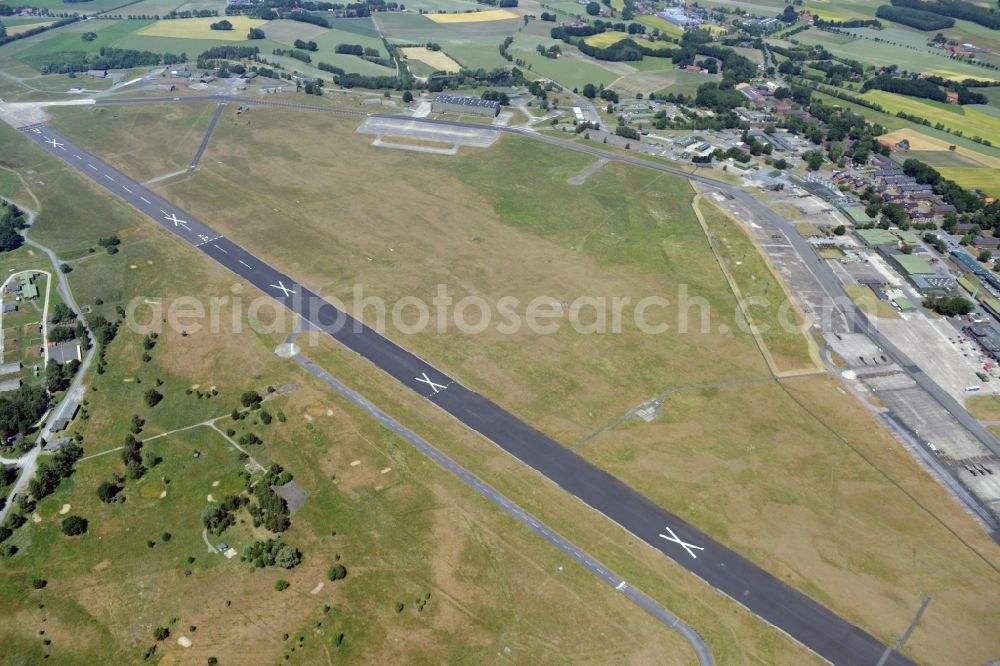 Aerial image Gütersloh - Runway with hangar taxiways and terminals on the grounds of the airport in Guetersloh in the state North Rhine-Westphalia