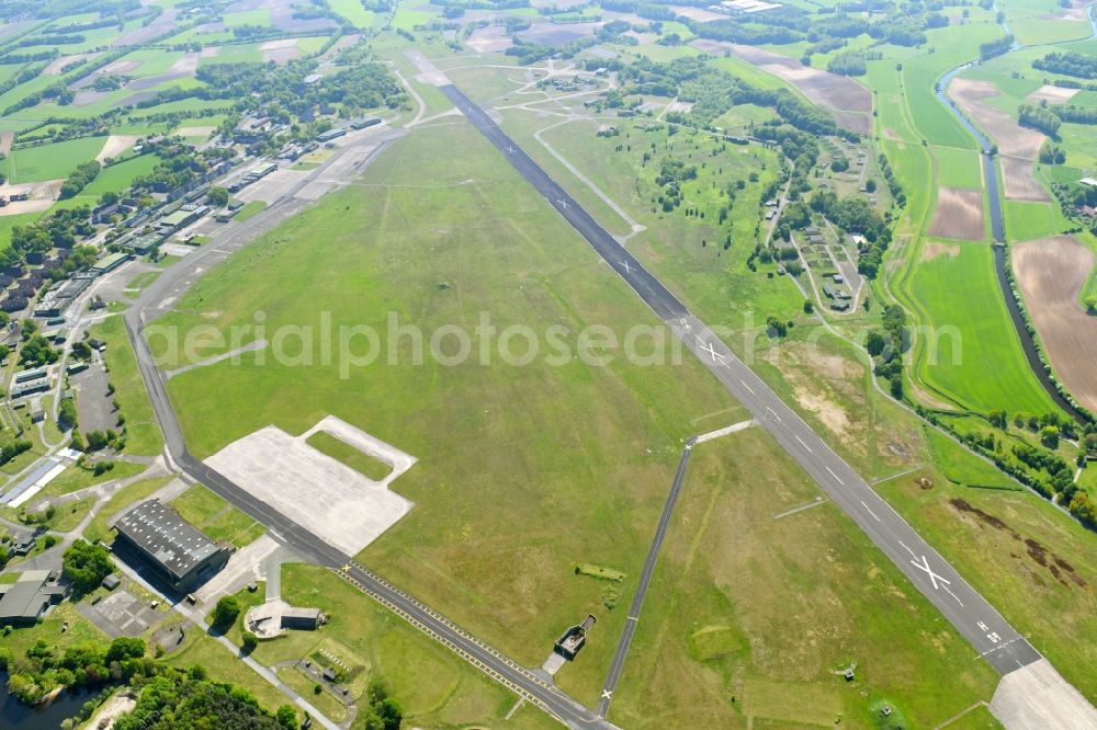 Gütersloh from the bird's eye view: Runway with hangar taxiways and terminals on the grounds of the airport in Guetersloh in the state North Rhine-Westphalia