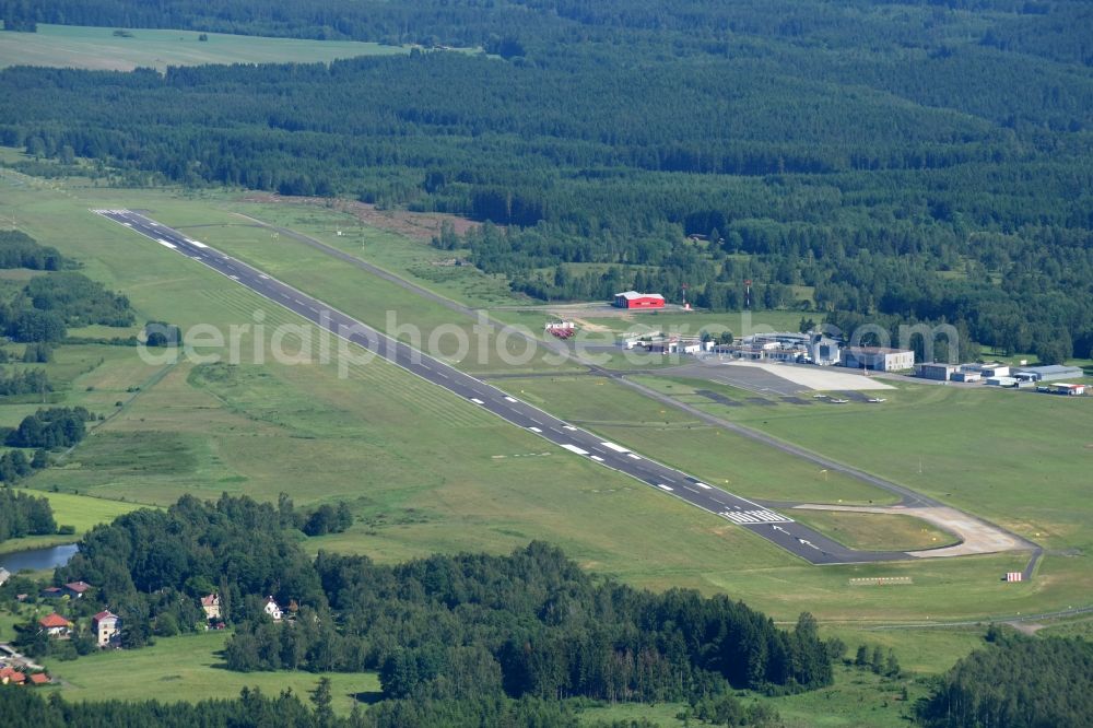 Aerial photograph Karlovy Vary - Karlsbad - Runway with hangar taxiways and terminals on the grounds of the airport Karlsbad in Karlovy Vary - Karlsbad in Cechy - Boehmen, Czech Republic