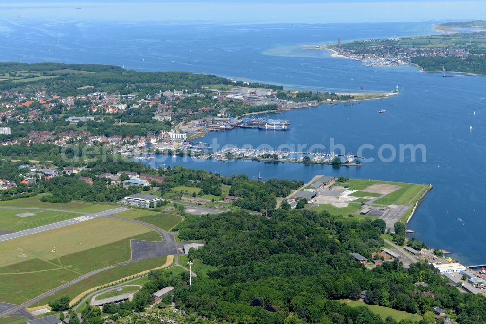 Kiel from above - Runway with hangar taxiways and terminals on the grounds of the airport in Kiel in the state Schleswig-Holstein