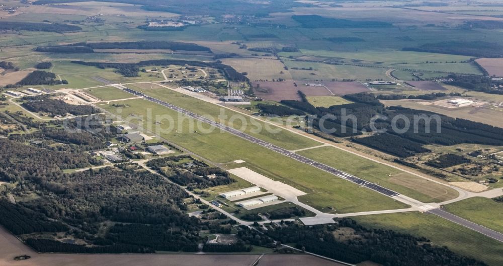 Laage from the bird's eye view: Runway with hangar taxiways and terminals on the grounds of the airport Rostock Airport in Laage in the state Mecklenburg - Western Pomerania