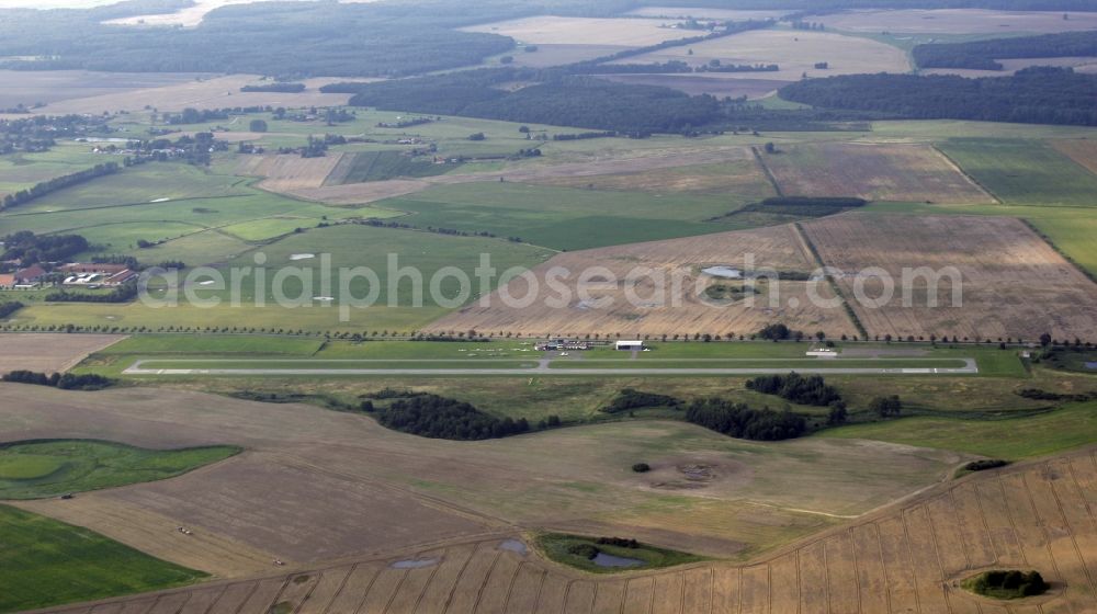 Aerial photograph Samtens - Runway with hangar taxiways and terminals on the grounds of the airport Samtens-Guettin Ostseeflughafen Guettin in Samtens in the state Mecklenburg - Western Pomerania