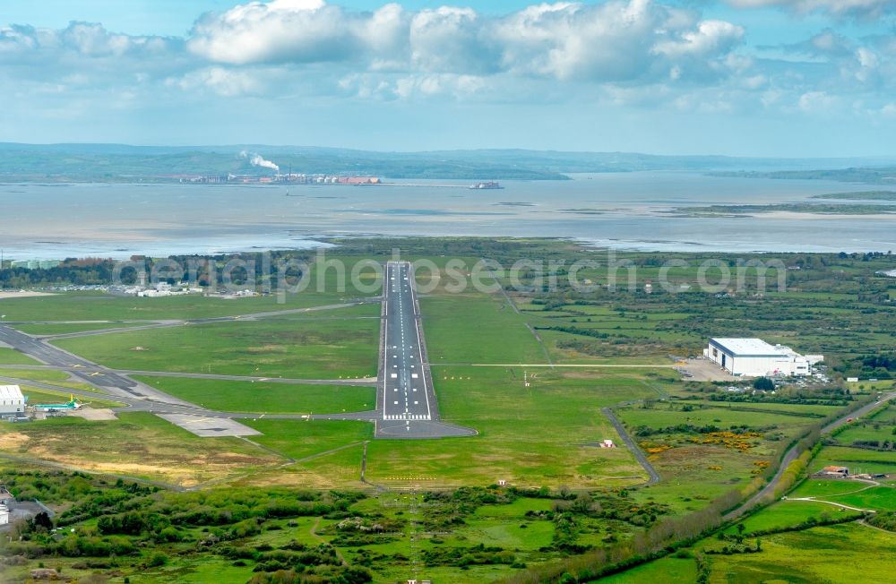 Aerial photograph Shannon - Runway with hangar taxiways and terminals on the grounds of the airport in Shannon in Clare, Ireland