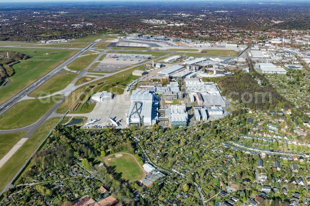 Aerial image Hamburg - Airport area with terminals, runways and taxiways in the Fuhlsbuettel district in Hamburg, Germany