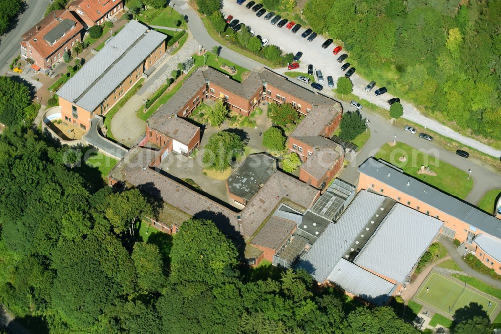 Marsberg from the bird's eye view: Security fencing on the grounds of forensics - psychiatry LWL-Therapiezentrum fuer Forensische Psychiatrie in Marsberg in the state North Rhine-Westphalia, Germany