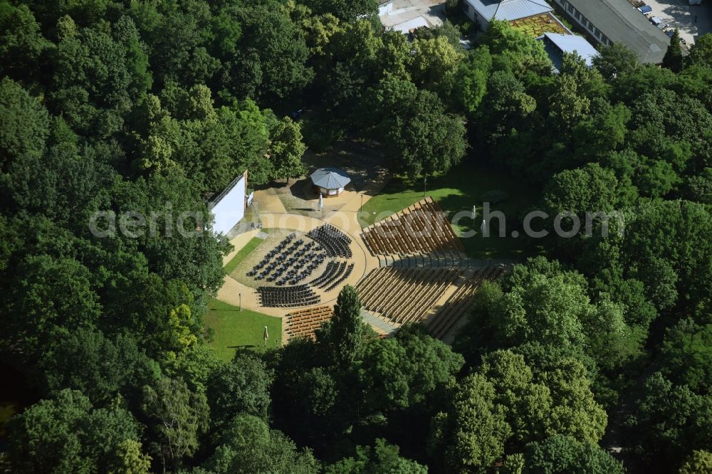 Aerial photograph Berlin - Premises of the Summer Cinema - movie theater Freiluftkino Friedrichshain on Landsberger Allee in the Friedrichshain park in Berlin, Germany