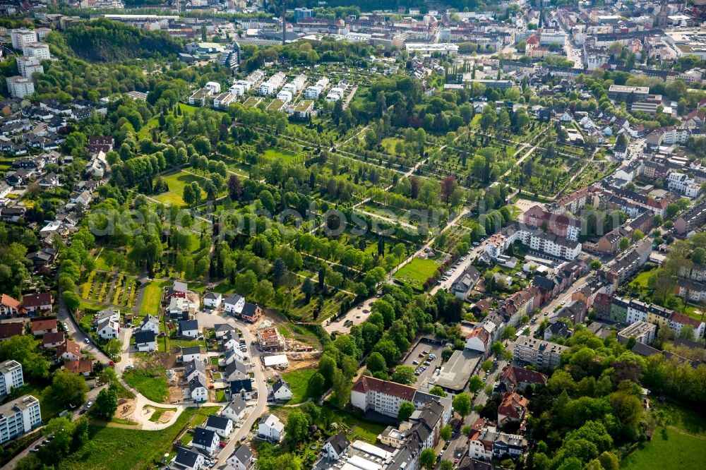 Aerial photograph Hagen - Cemetery on Eickertstrasse and development area on Rissestrasse in Hagen in the state of North Rhine-Westphalia