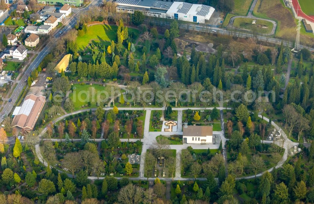 Velbert from above - Grave rows on the grounds of the cemetery of Ev. Friedhof and Friedhofsgaertnerei on Bahnhofstrasse in Velbert in the state North Rhine-Westphalia, Germany