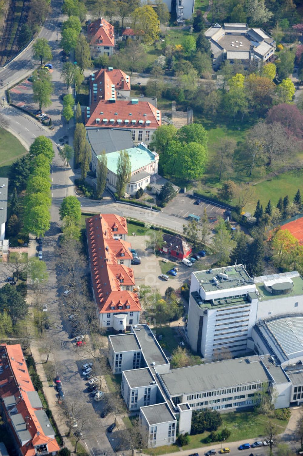 Aerial photograph Berlin-Dahlem - Gelände des Fritz-Haber-Institut der Max-Planck-Gesellschaft in Berlin - Dahlem am Faradayweg 4 - 6 in 14195 Berlin. Area of the Fritz-Haber-Institut der Max-Planck-Gesellschaft in Berlin - Dahlem.