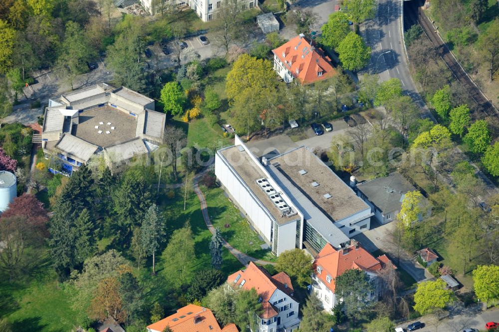 Aerial photograph Berlin-Dahlem - Gelände des Fritz-Haber-Institut der Max-Planck-Gesellschaft in Berlin - Dahlem am Faradayweg 4 - 6 in 14195 Berlin. Area of the Fritz-Haber-Institut der Max-Planck-Gesellschaft in Berlin - Dahlem.