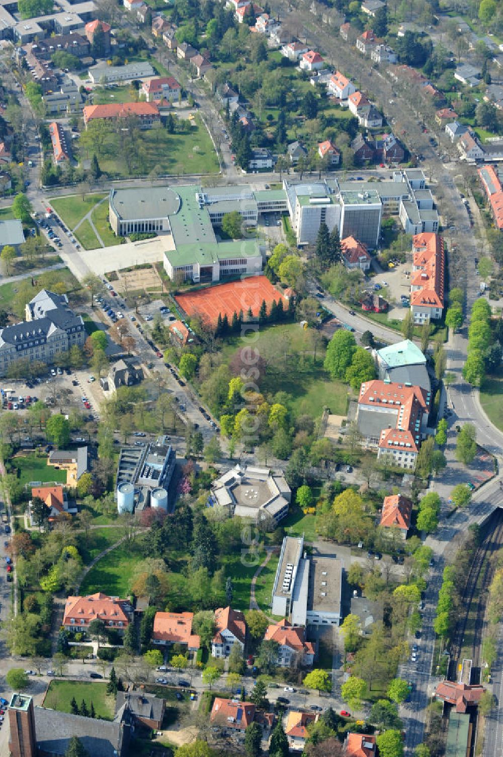 Berlin-Dahlem from the bird's eye view: Gelände des Fritz-Haber-Institut der Max-Planck-Gesellschaft in Berlin - Dahlem am Faradayweg 4 - 6 in 14195 Berlin. Area of the Fritz-Haber-Institut der Max-Planck-Gesellschaft in Berlin - Dahlem.