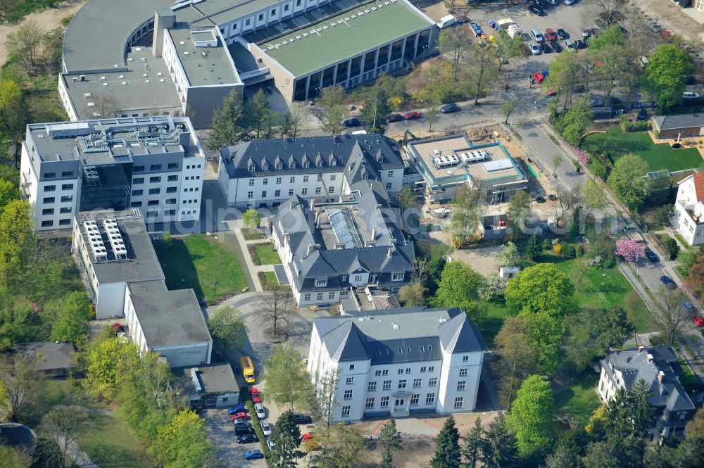 Aerial photograph Berlin-Dahlem - Gelände des Fritz-Haber-Institut der Max-Planck-Gesellschaft in Berlin - Dahlem am Faradayweg 4 - 6 in 14195 Berlin. Area of the Fritz-Haber-Institut der Max-Planck-Gesellschaft in Berlin - Dahlem.