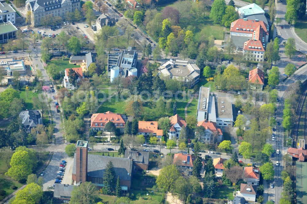 Berlin-Dahlem from the bird's eye view: Gelände des Fritz-Haber-Institut der Max-Planck-Gesellschaft in Berlin - Dahlem am Faradayweg 4 - 6 in 14195 Berlin. Area of the Fritz-Haber-Institut der Max-Planck-Gesellschaft in Berlin - Dahlem.