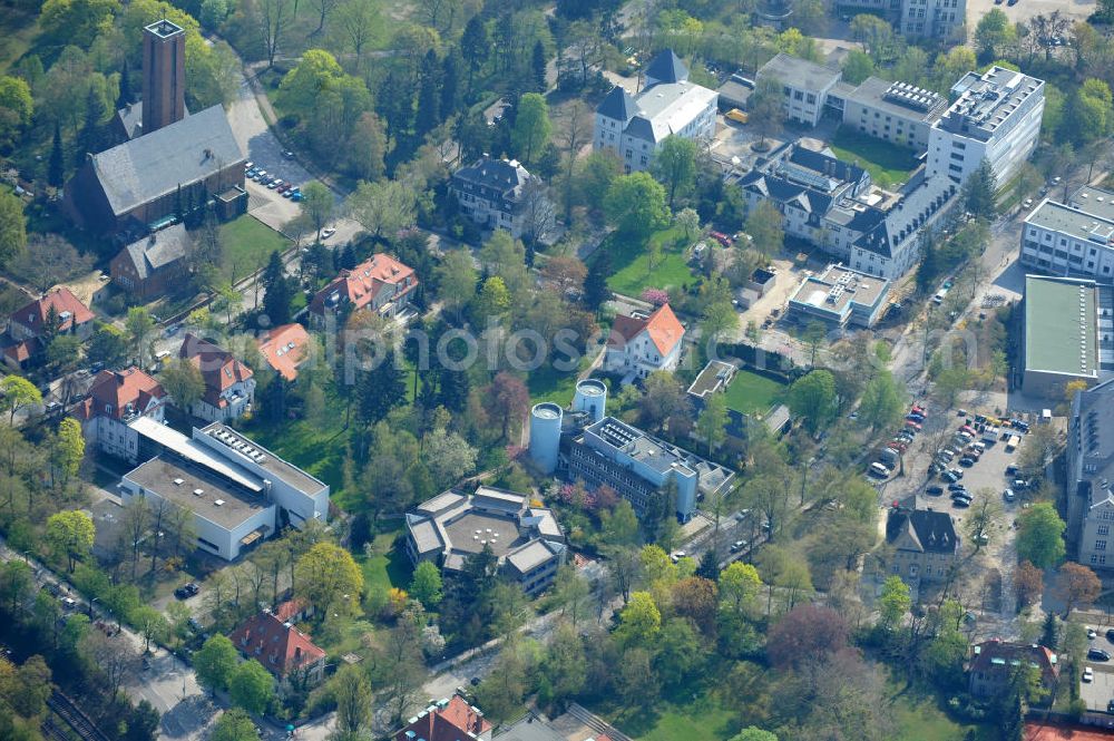 Aerial image Berlin-Dahlem - Gelände des Fritz-Haber-Institut der Max-Planck-Gesellschaft in Berlin - Dahlem am Faradayweg 4 - 6 in 14195 Berlin. Area of the Fritz-Haber-Institut der Max-Planck-Gesellschaft in Berlin - Dahlem.