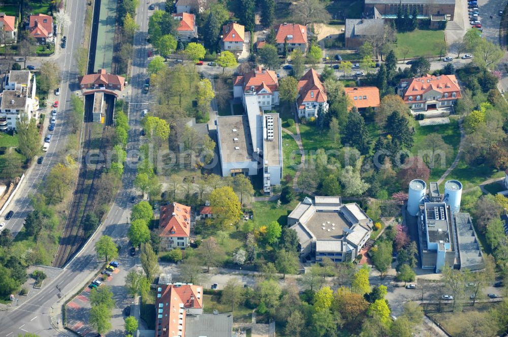 Aerial photograph Berlin-Dahlem - Gelände des Fritz-Haber-Institut der Max-Planck-Gesellschaft in Berlin - Dahlem am Faradayweg 4 - 6 in 14195 Berlin. Area of the Fritz-Haber-Institut der Max-Planck-Gesellschaft in Berlin - Dahlem.