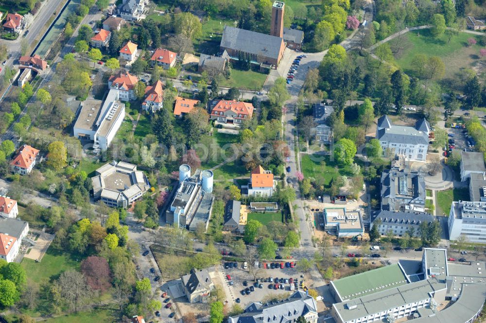 Berlin-Dahlem from the bird's eye view: Gelände des Fritz-Haber-Institut der Max-Planck-Gesellschaft in Berlin - Dahlem am Faradayweg 4 - 6 in 14195 Berlin. Area of the Fritz-Haber-Institut der Max-Planck-Gesellschaft in Berlin - Dahlem.