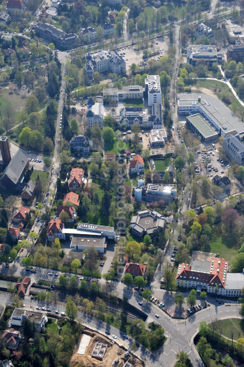 Berlin-Dahlem from the bird's eye view: Gelände des Fritz-Haber-Institut der Max-Planck-Gesellschaft in Berlin - Dahlem am Faradayweg 4 - 6 in 14195 Berlin. Area of the Fritz-Haber-Institut der Max-Planck-Gesellschaft in Berlin - Dahlem.