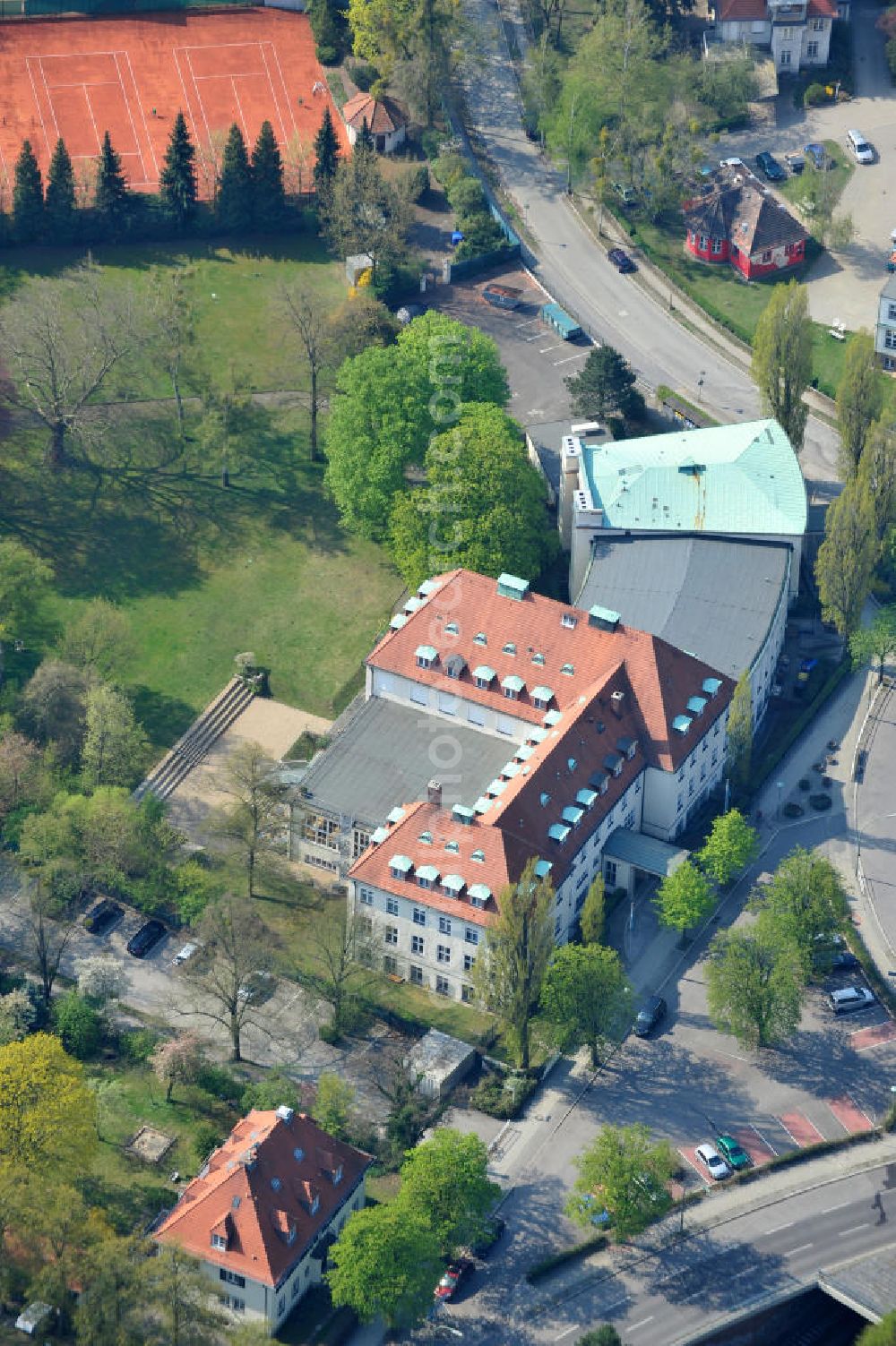 Berlin-Dahlem from above - Gelände des Fritz-Haber-Institut der Max-Planck-Gesellschaft in Berlin - Dahlem am Faradayweg 4 - 6 in 14195 Berlin. Area of the Fritz-Haber-Institut der Max-Planck-Gesellschaft in Berlin - Dahlem.