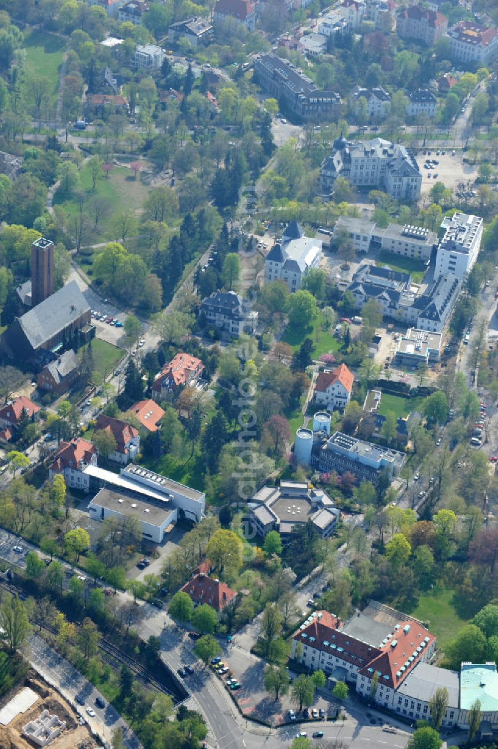 Aerial photograph Berlin-Dahlem - Gelände des Fritz-Haber-Institut der Max-Planck-Gesellschaft in Berlin - Dahlem am Faradayweg 4 - 6 in 14195 Berlin. Area of the Fritz-Haber-Institut der Max-Planck-Gesellschaft in Berlin - Dahlem.