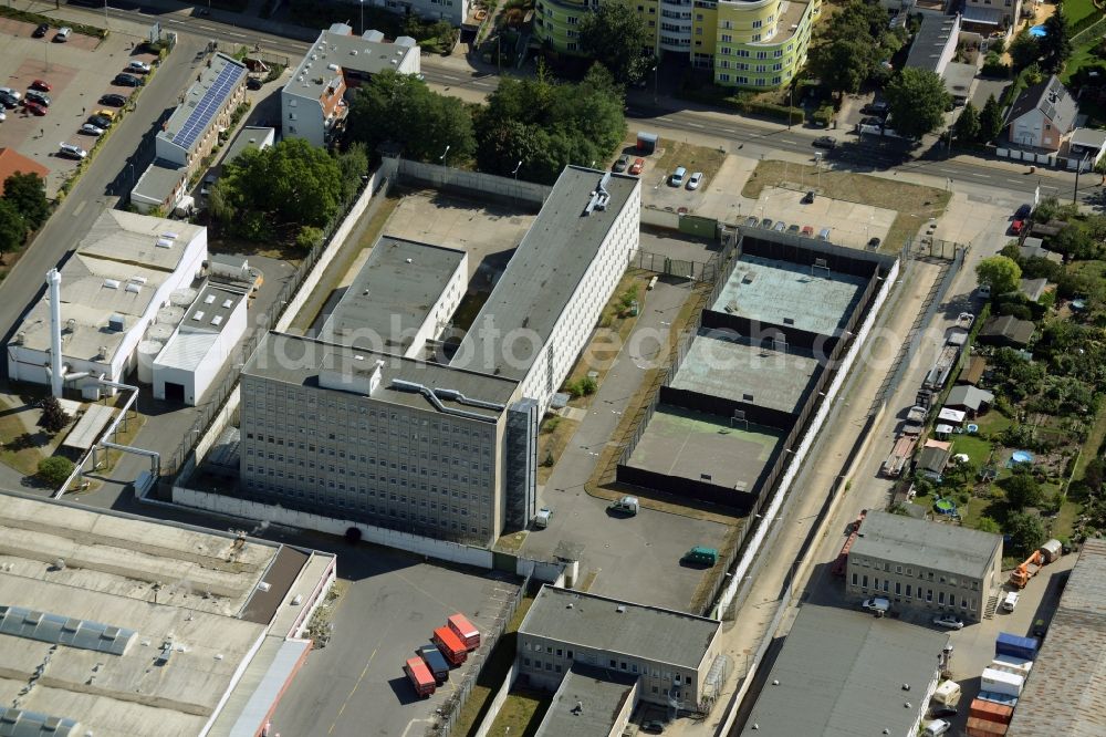 Aerial photograph Berlin - The prison grounds for deportation custody at the Gruenauerstrasse in the Koepenick area of Berlin