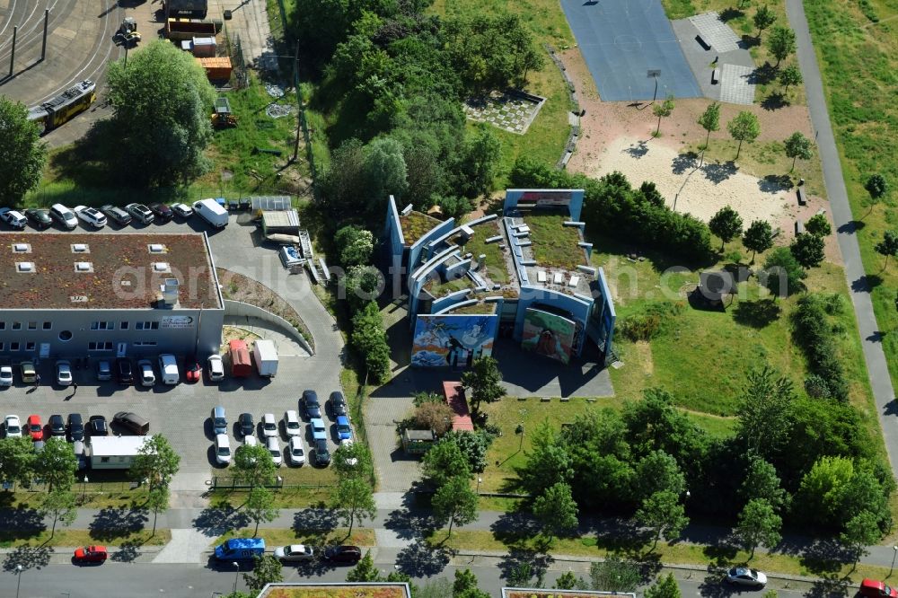 Berlin from above - Ground, administration and basis of the charitable organization of gemeinnuetzigen Unternehmergesellschaft (haftungsbeschraenkt) a??Roter Bauma?? Berlin in Form eines Jugendfreizeitzentrums on Proetzeler Ring in Berlin, Germany Terrain, ground, administration and basis of the charitable, non-profit relief organization of the non-profit entrepreneurial society (limited) Red Tree Berlin in the form of a youth leisure center at Proetzeler Ring in Berlin, Germany