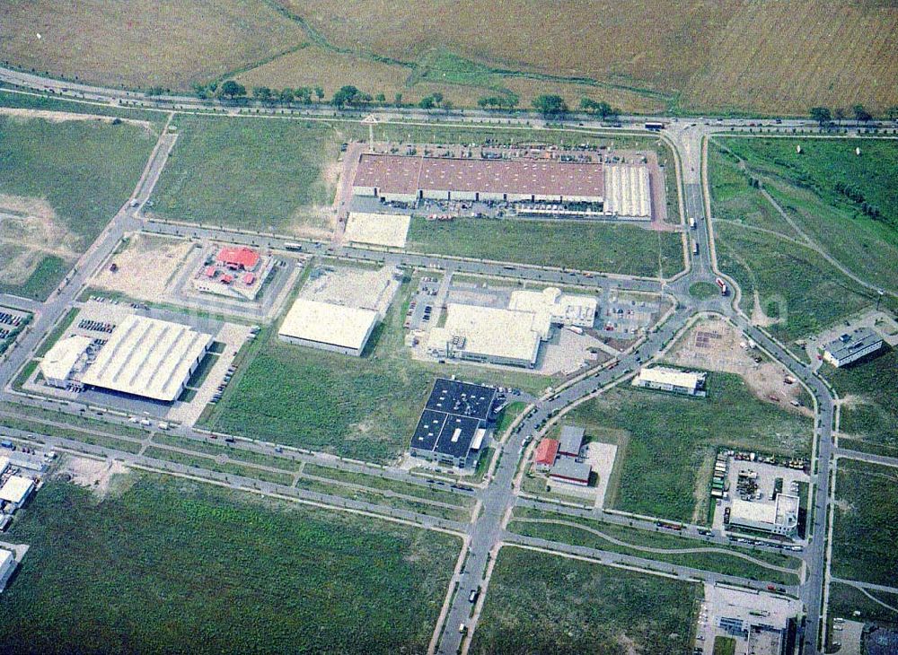 Berlin - Hellersdorf from above - Gelände des Gewerbegebietes Mahlsdorf an der B1 in Berlin - Hellersdorf.