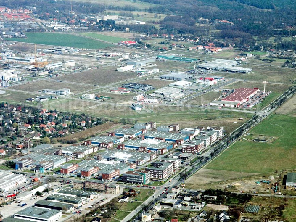 Berlin - Mahlsdorf from above - Gelände des Gewerbegebietes Mahlsdorf an der B1 in Berlin - Hellersdorf.