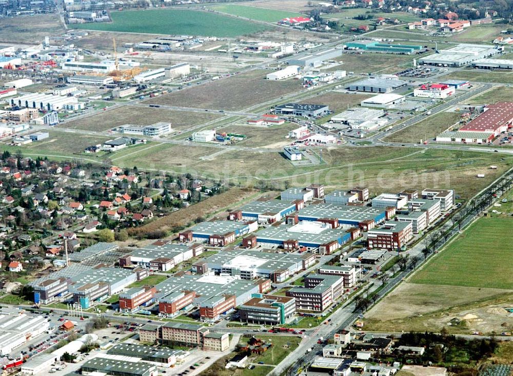 Berlin - Mahlsdorf from the bird's eye view: Gelände des Gewerbegebietes Mahlsdorf an der B1 in Berlin - Hellersdorf.